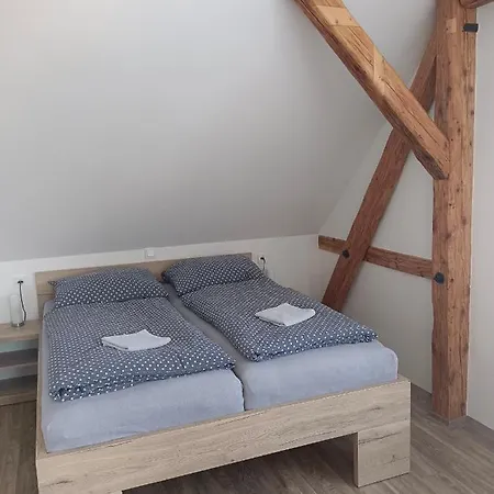 U10 Apartament Kolinec